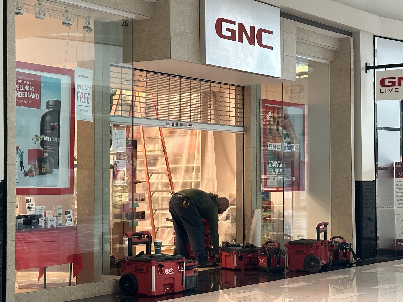 GNC storefront and commercial project photo